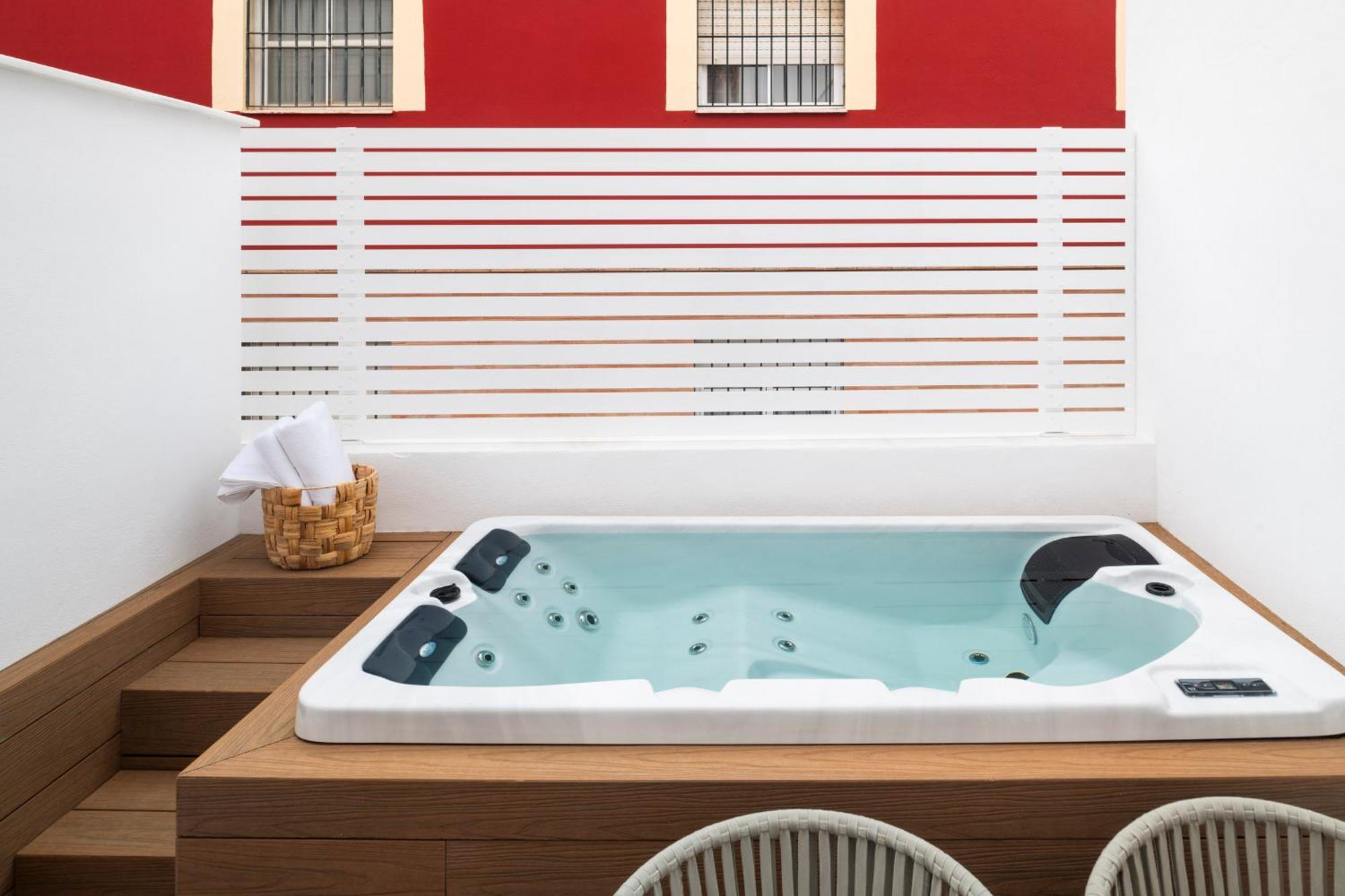 Magno Apartments Santa Clara - Private Terraces With Jacuzzi Σεβίλλη Εξωτερικό φωτογραφία