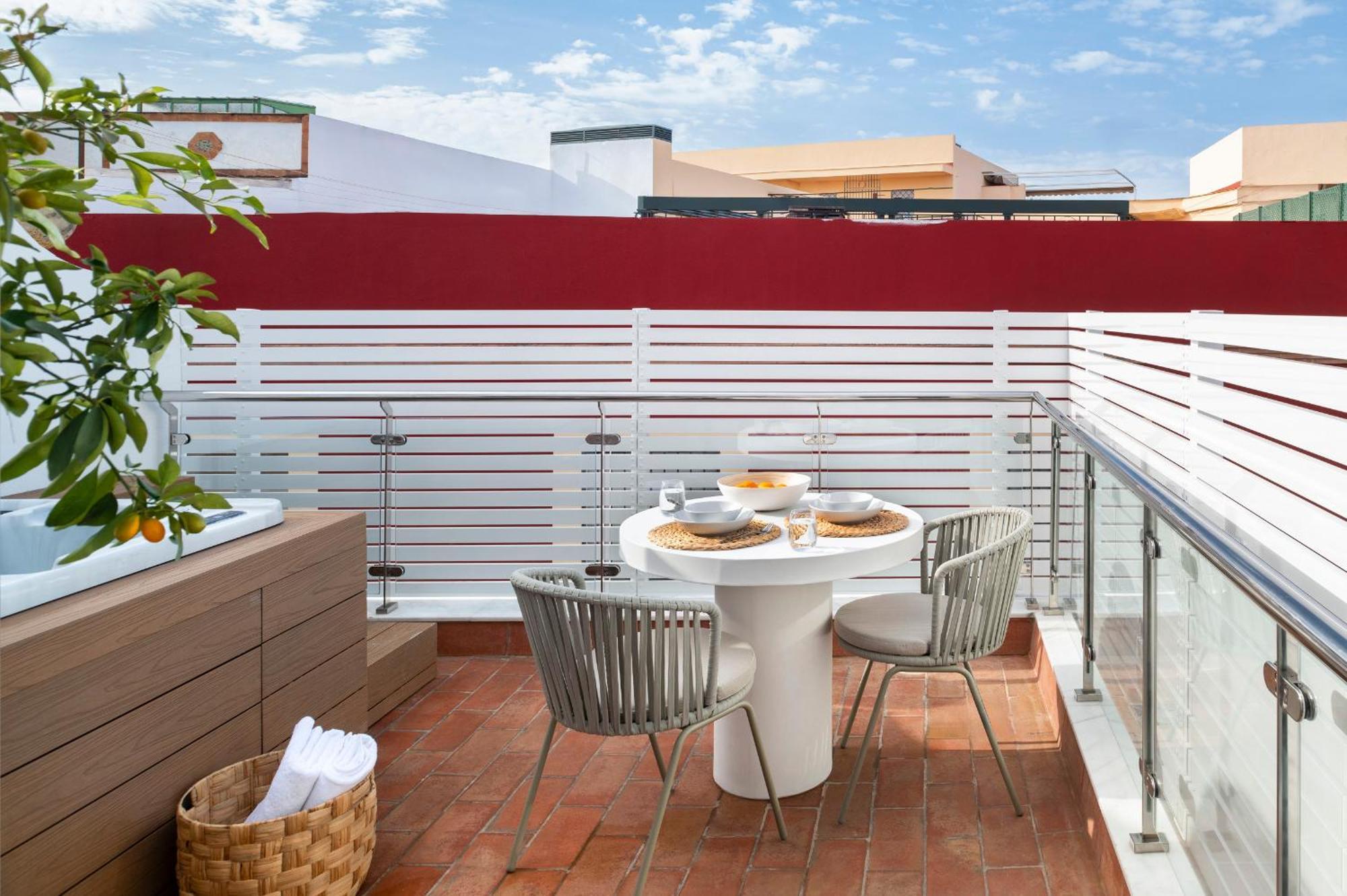 Magno Apartments Santa Clara - Private Terraces With Jacuzzi Σεβίλλη Εξωτερικό φωτογραφία