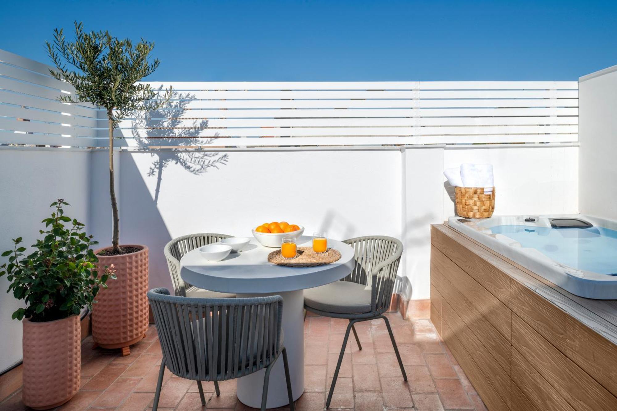 Magno Apartments Santa Clara - Private Terraces With Jacuzzi Σεβίλλη Εξωτερικό φωτογραφία
