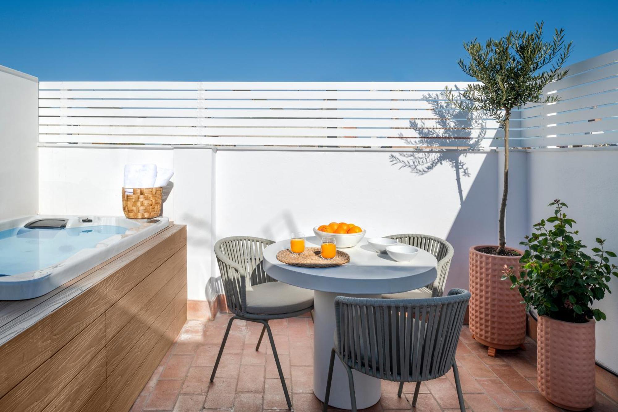 Magno Apartments Santa Clara - Private Terraces With Jacuzzi Σεβίλλη Εξωτερικό φωτογραφία